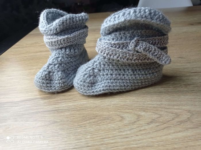 Chaussons fait mains 12 mois