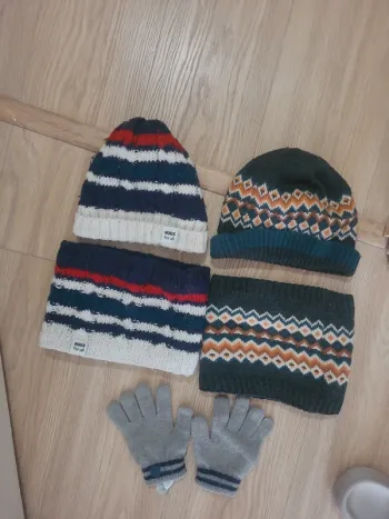 Ensemble bonnets et snood