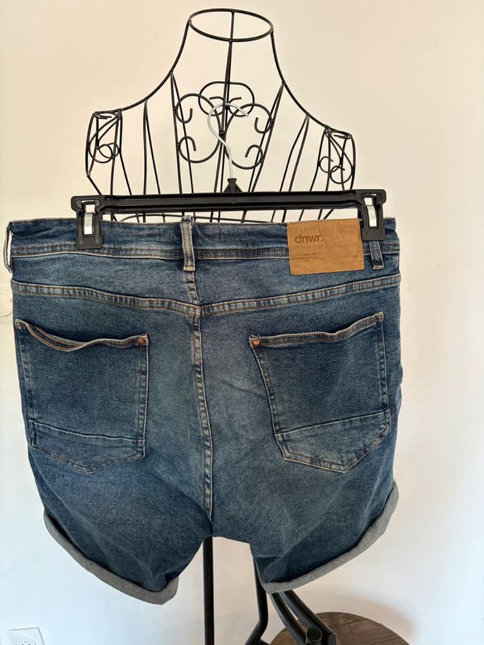 Short en jean bleu Zara, taille 46 EUR (équivalent XL). - photo numéro 3
