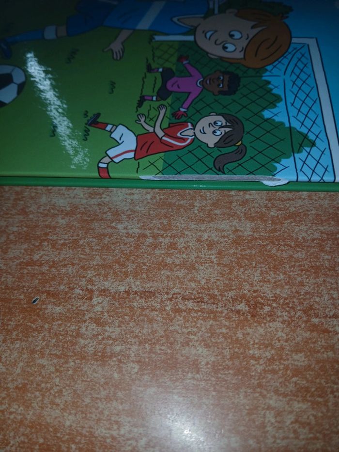 Mes docs sport j'apprends le football - photo numéro 3