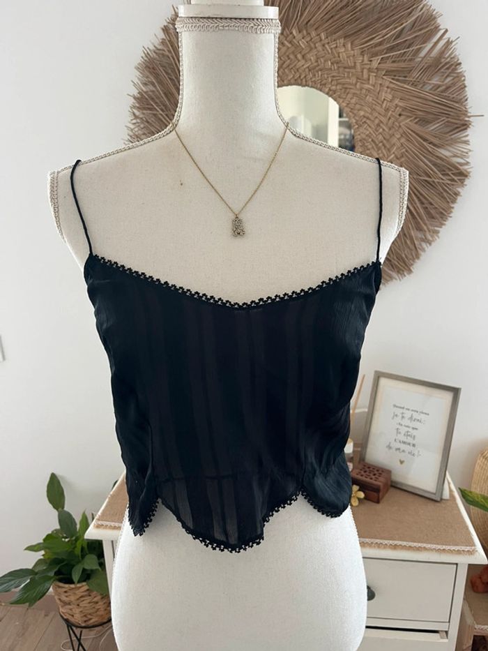 Caraco noir transparent motifs satinés taille unique jusqu’au 40