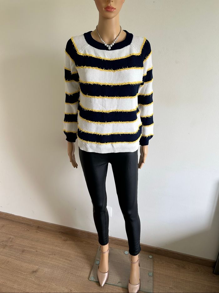 Pull blanc crème et bleu marine Teddy Smith taille S TBE - photo numéro 3