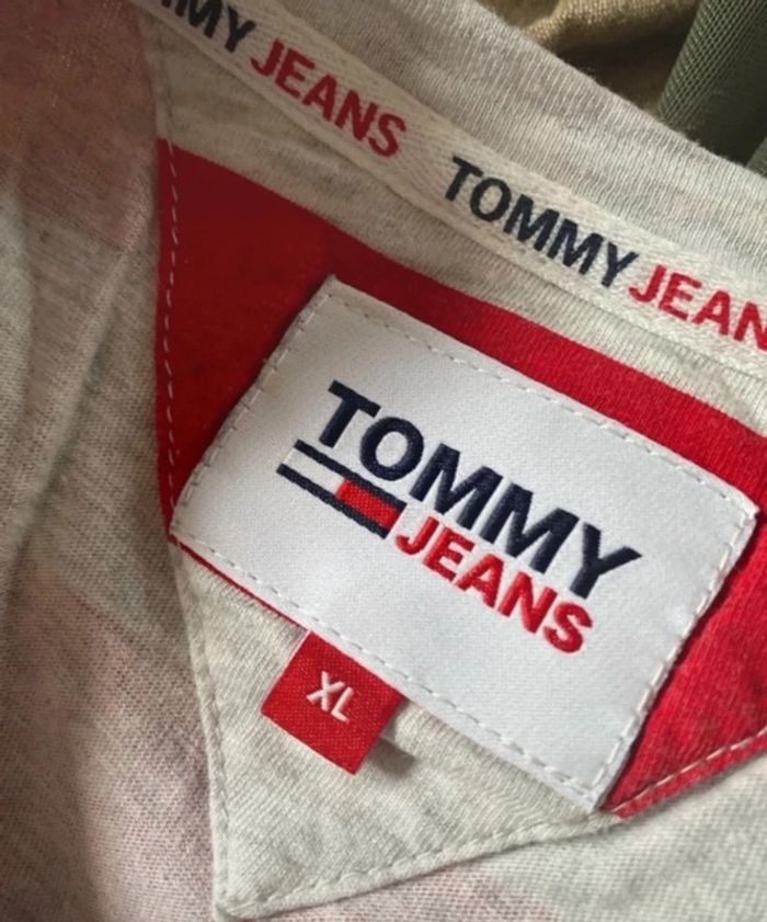 T-shirt Tommy jeans, taille XL plutôt L en très bon état - photo numéro 4