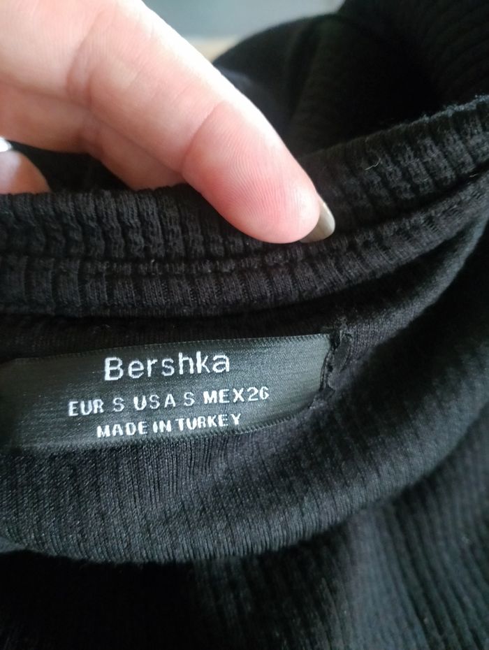 Tee shirt noir avec perles Bershka - photo numéro 6