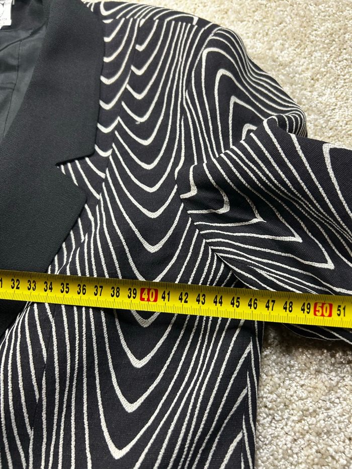 🖤🤍 BLAZER LONG ZÉBRÉ – TAILLE 38 FEMME – VINTAGE & ULTRA CLASSE 🤍🖤 - photo numéro 8