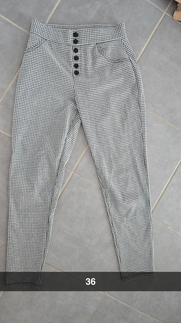 Pantalon chino à carreaux