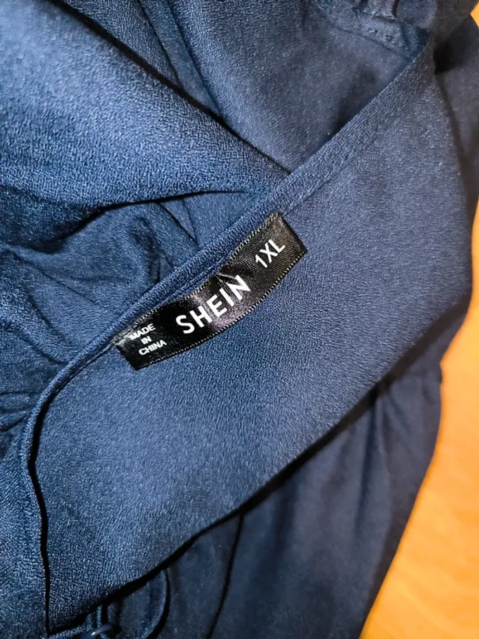 Robe à bretelles bleue marine shein taille 46 - photo numéro 5