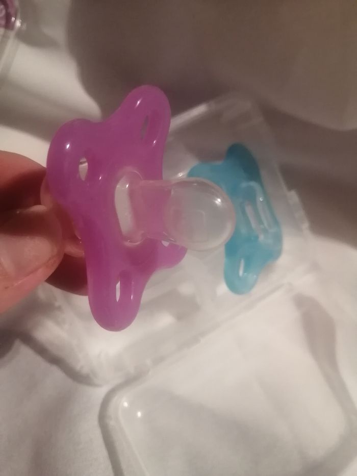 Lot de 2 sucettes nouveau né o+. Neuve - photo numéro 2