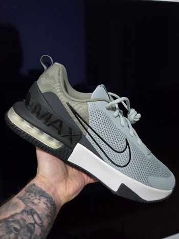 Nike air max trainer 6 - taille 47,5 - neuves authentiques- gris