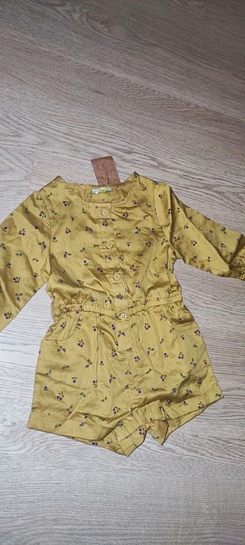 Barboteuse neuve tape à l'oeil taille 6 mois
