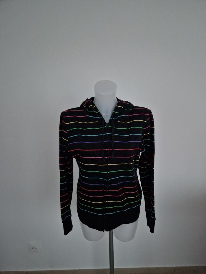 Sweat noir à capuche et rayures colorées Mim