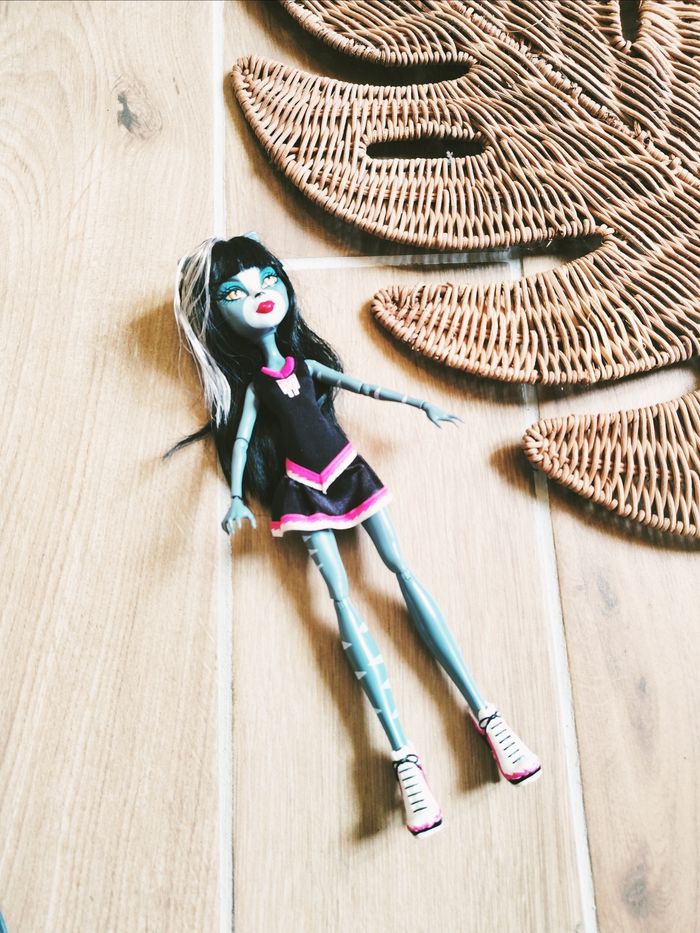 🦇 Poupée Monster high Purrsephone fearleading Mattel MMS