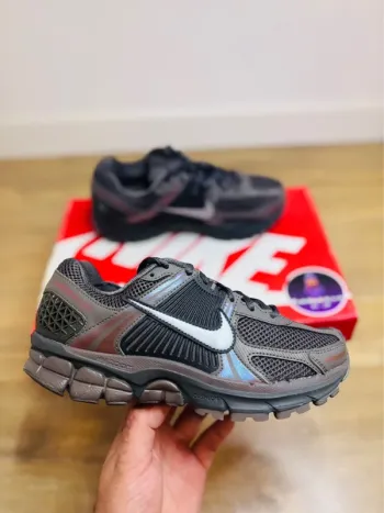 Nike Zoom Vomero 5 Cave Stone Black Taille 38