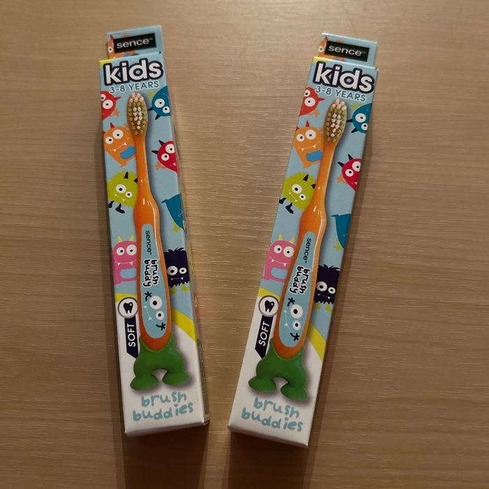 Lot de 2 brosse à dent enfants orange neuve
