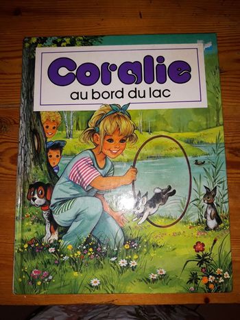 Livre Coralie au Bord du Lac