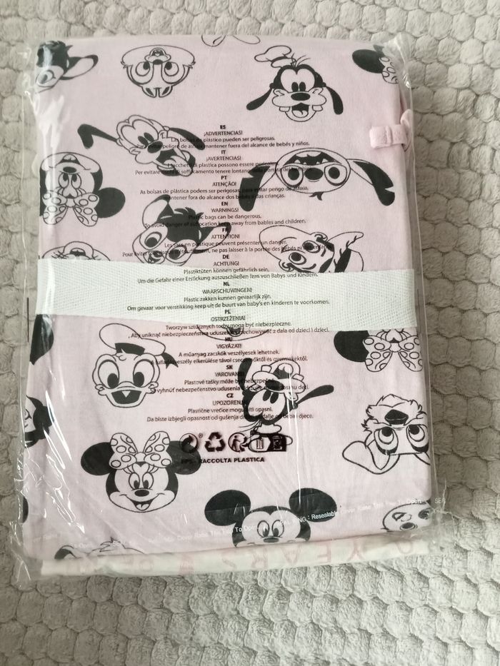 Pyjama Disney XS neuf - photo numéro 2