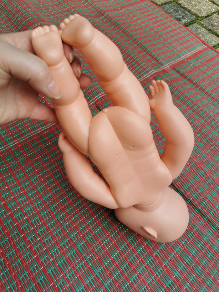 Poupon fille aux yeux bleus 30 cm - photo numéro 3