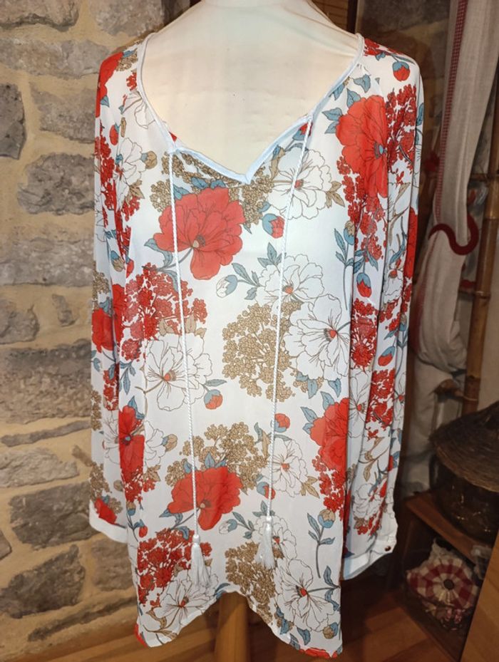 Jolie blouse semi transparente taille xl