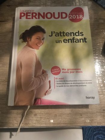 Livre j attends un enfant