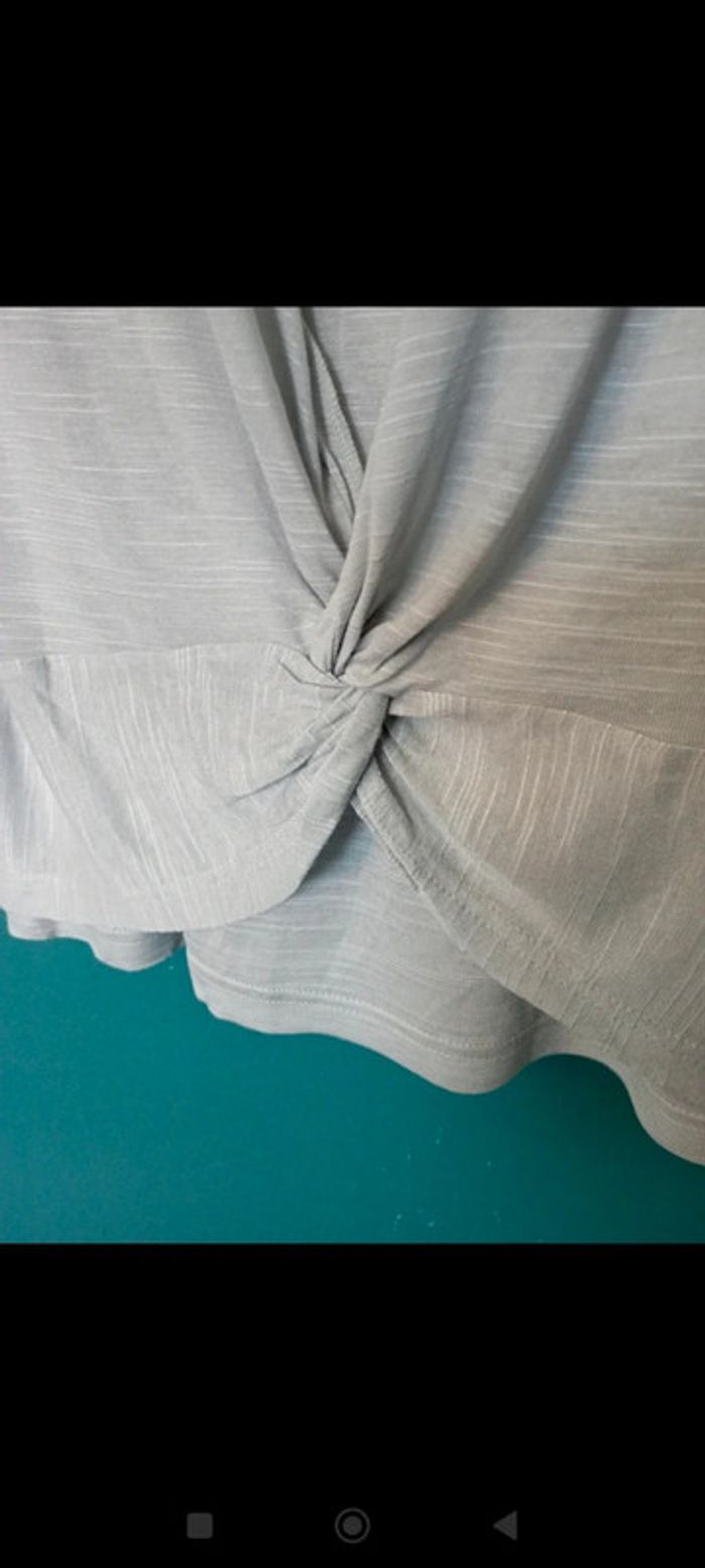 Tee shirt gris clair - photo numéro 3
