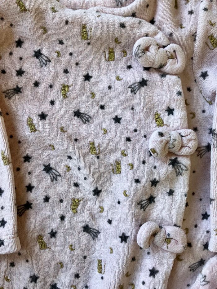 Lot de 4 pyjamas / grenouillère 12 mois - photo numéro 3