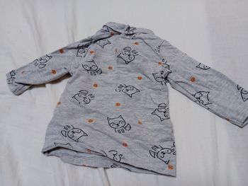 T-shirt gris à motifs m.l / 3 mois