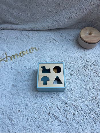 Boîte à forme en bois