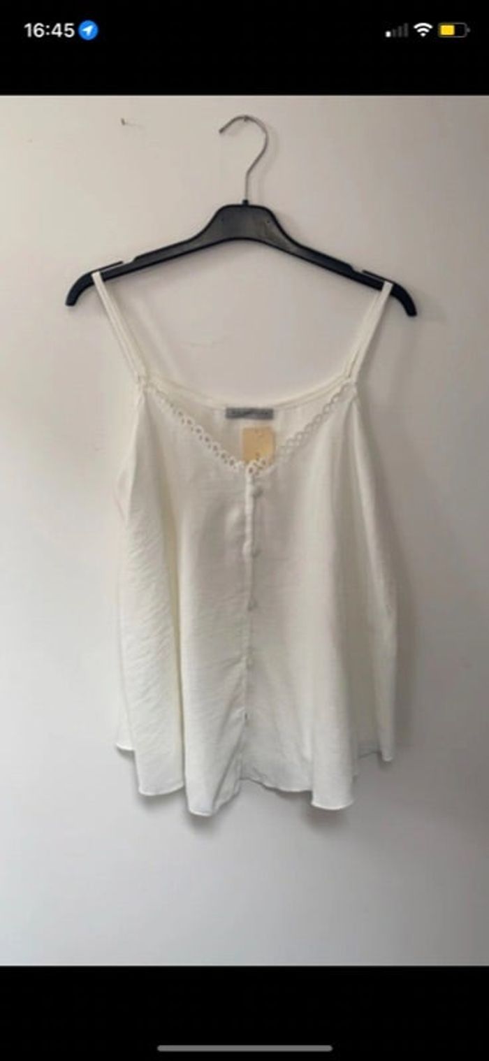 Débardeur blanc avec boutons