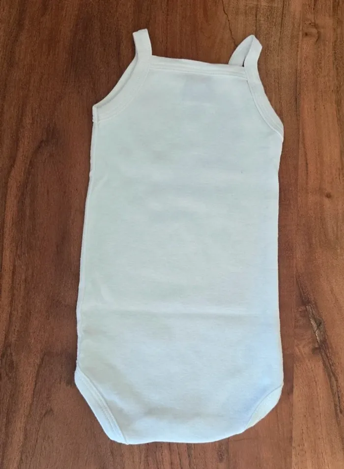 Body Petit Bateau Taille 6 mois - photo numéro 4