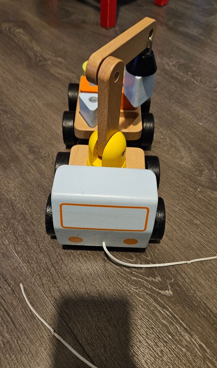 Jouet camion en bois - photo numéro 2