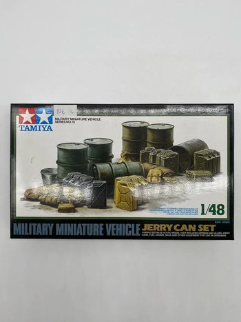Tamiya maquette military miniature vehicle jerry can set