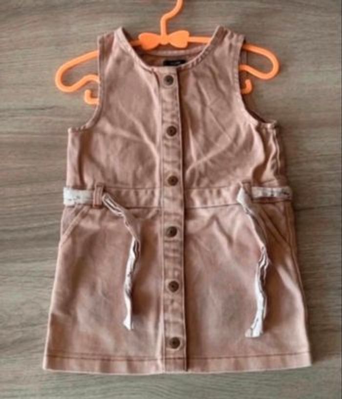 Robe Kiabi taille 18M