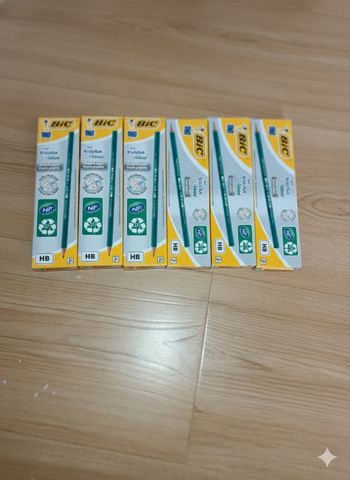 Lot de 72 crayons à papier BIC neufs 6 boites