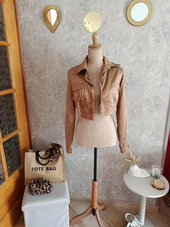 Blouson court doré 