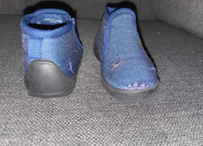 Chaussons bleus dinosaures Kiabi taille 21 - photo numéro 4