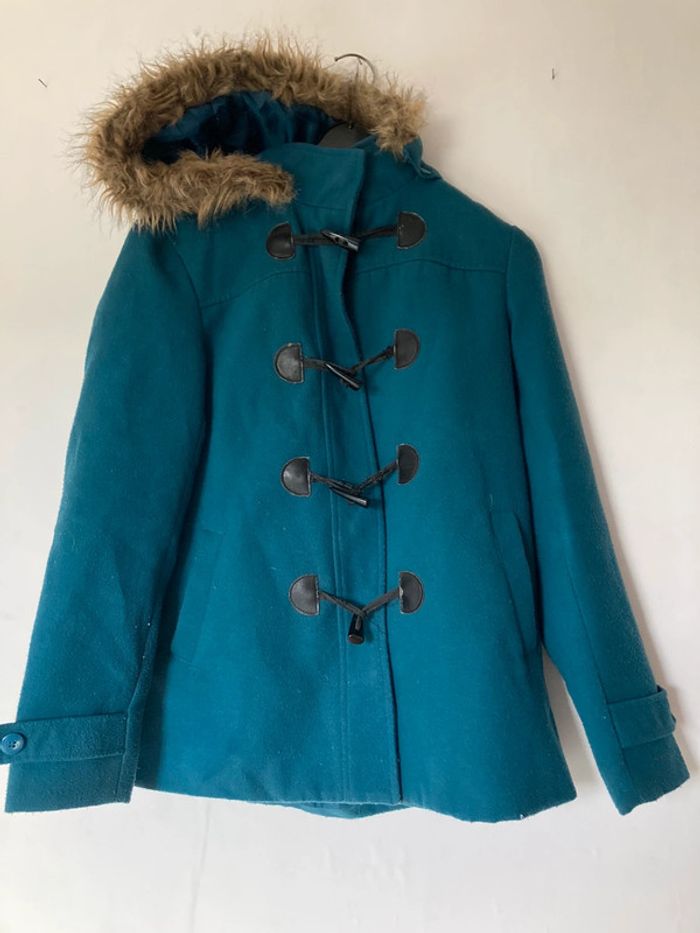 Manteau vert avec capuche taille 34-36 Blanche porte