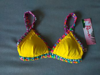 Haut de bikini triangle jaune & multicolore – Penti – Taille 34