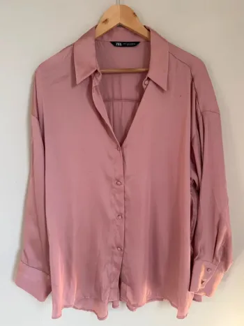 Chemise satinée rose Zara