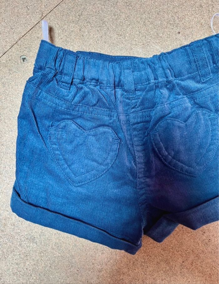 Short en velour neuf - photo numéro 4
