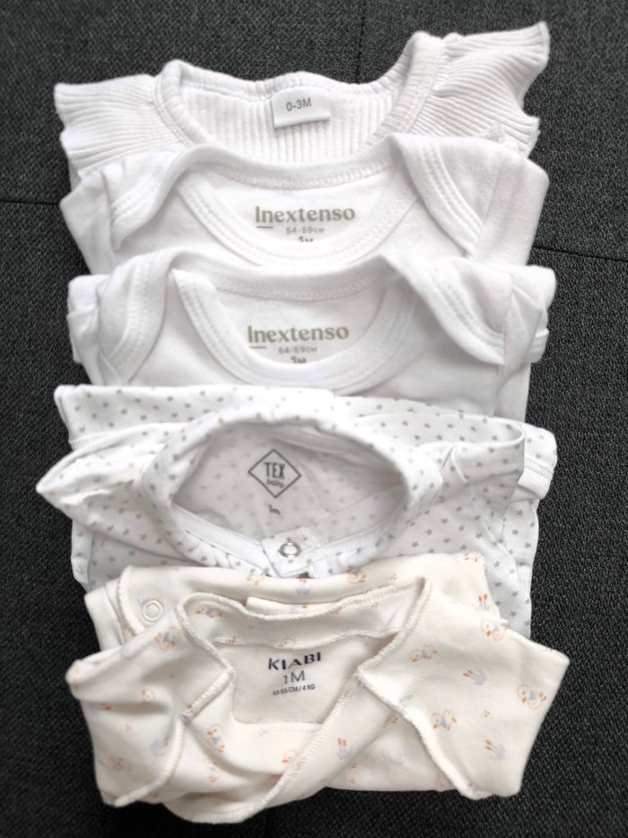 Lot bodies 1 mois - photo numéro 7