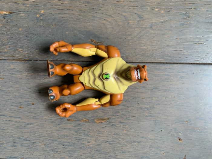 Figurine ben 10 enormosaure - photo numéro 2