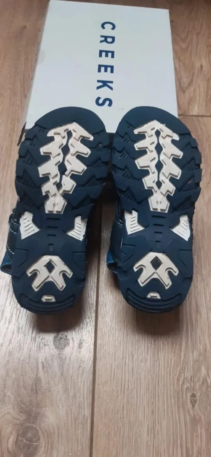 Chaussures sandales / nu-pieds creeks pointure 26 en très bon état - photo numéro 6