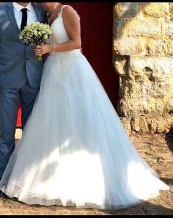 Robe de mariée t40 + voile neuf  + jarretière neuve offerts