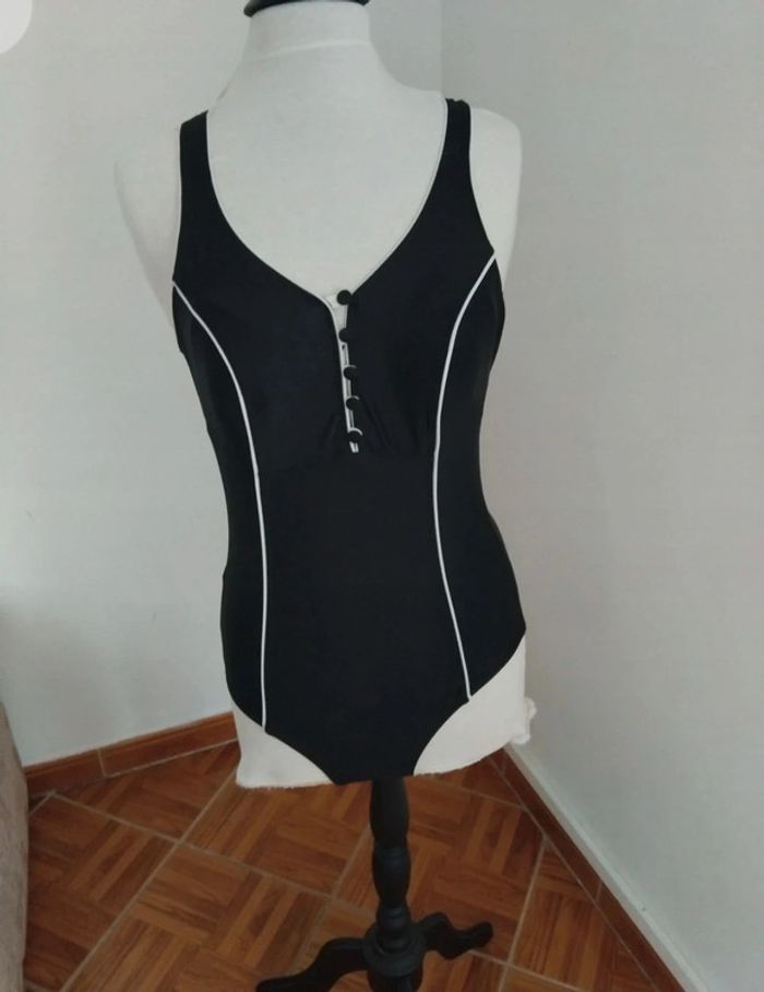 Maillot de bain blanche porte t44 - photo numéro 2