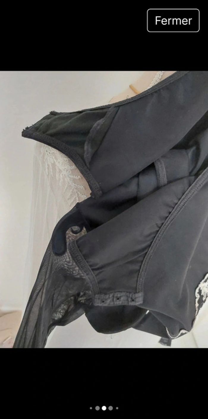 Superbe body vintage
Libertine Paris taille 1 (36-38) - photo numéro 15