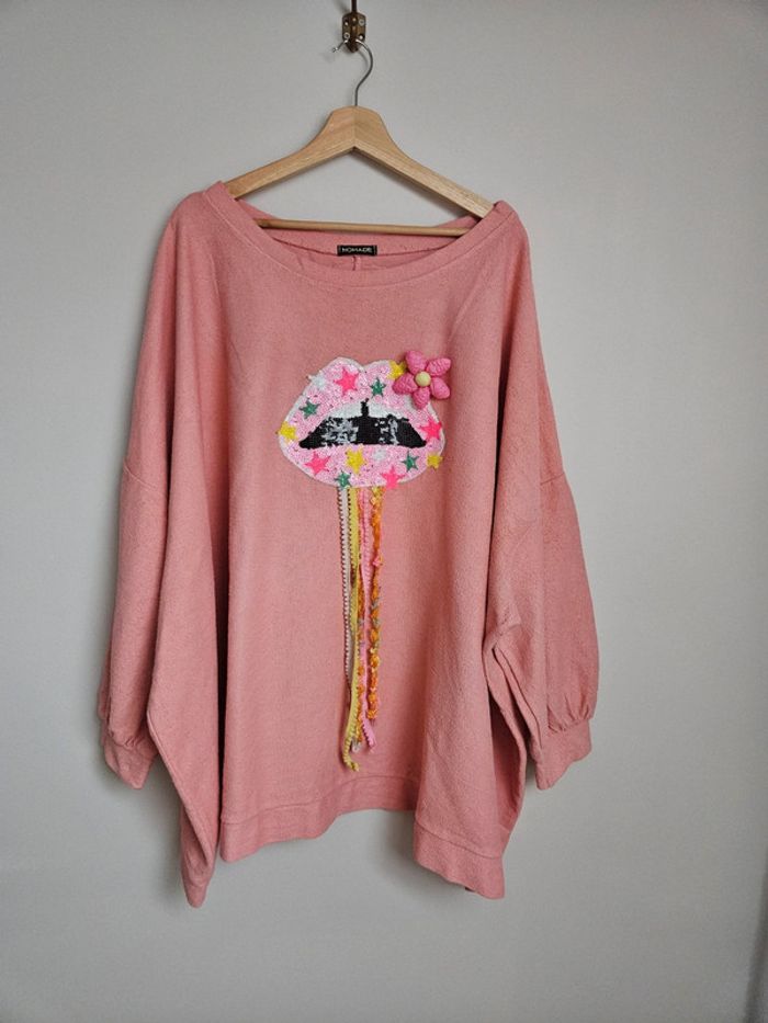 Sweat oversize bouche sequins T.54