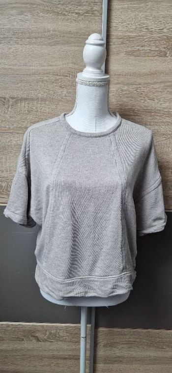 Tee-shirt style sweat