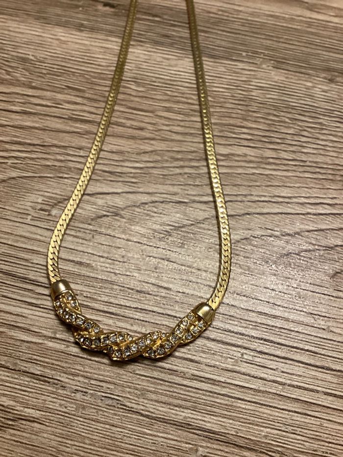 collier fantaisie de couleur or - photo numéro 4