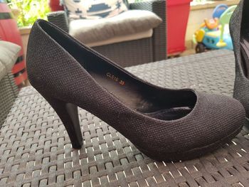 Escarpin noir brillant. Talon 9.5 cm. Taille 39. Vivi Rich