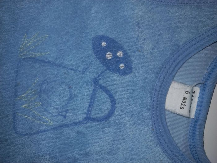 Lot 2 bodies sans manches garçon excellent état taille 6 mois - photo numéro 4